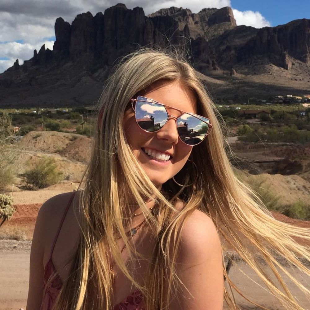 Meet your Posher, Kayla